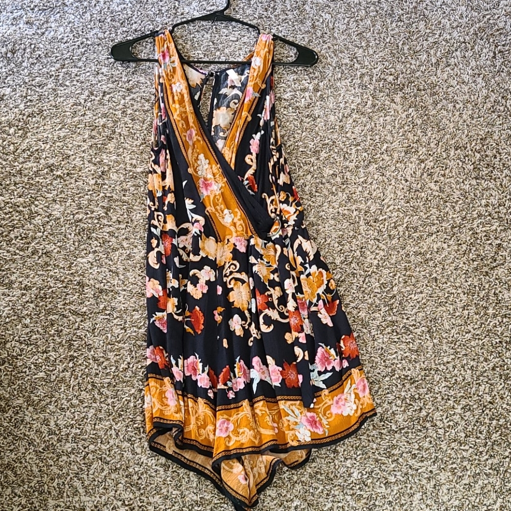 Romper - Picture 3 of 4